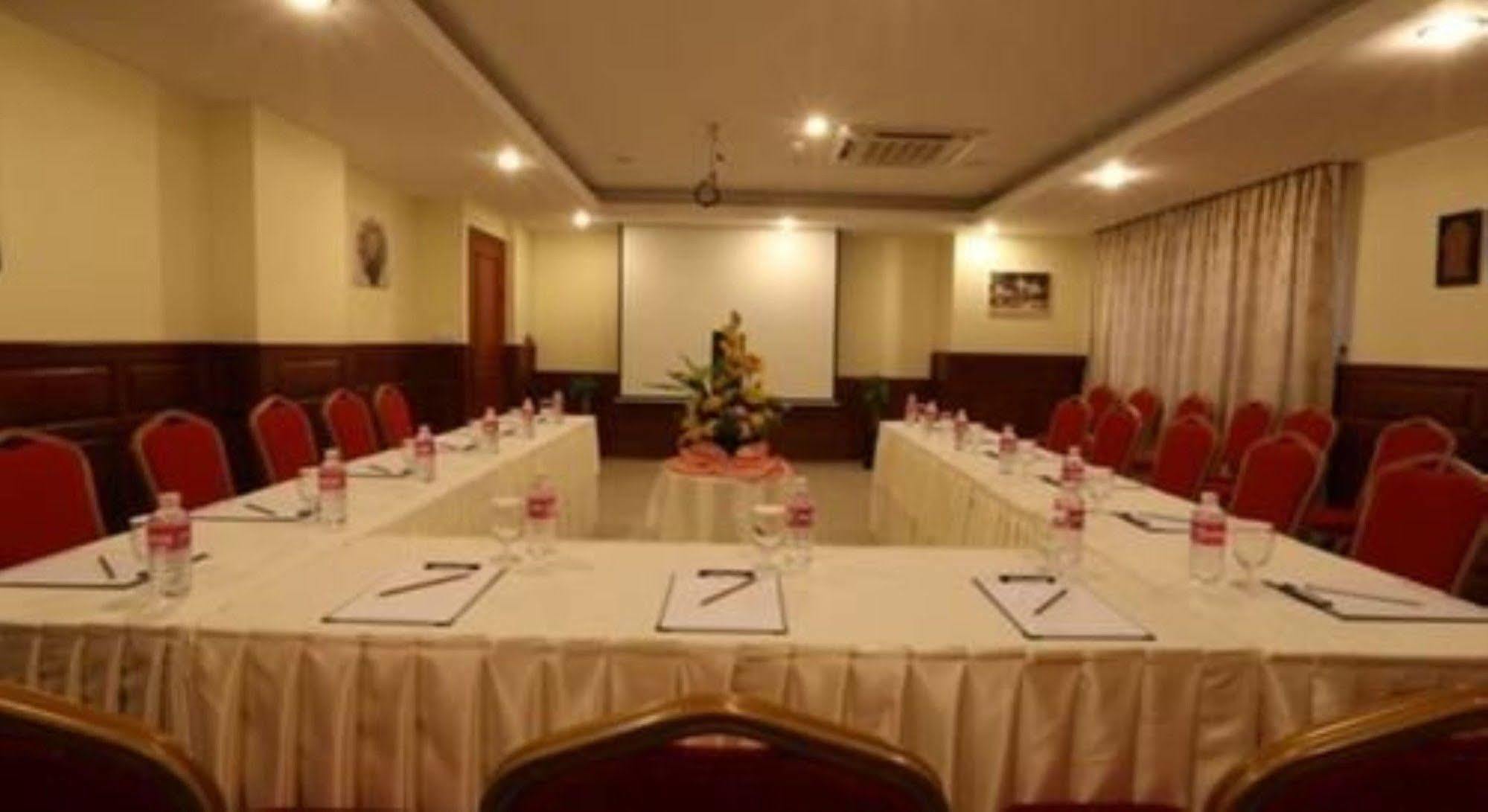 Rumduol Grand Hotel Phnom Penh Extérieur photo